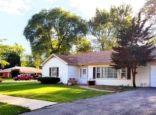 944 Pennsylvania Ave, Aurora, IL 60506