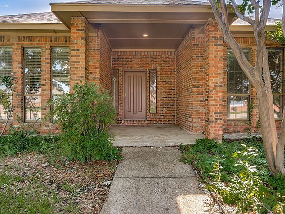 3rd image of 2505 Copper Creek Ln