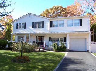 373 Boxwood Dr, Shirley, NY 11967