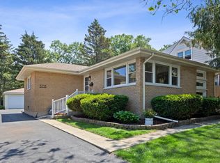 5713 Webster St, Downers Grove, IL 60516