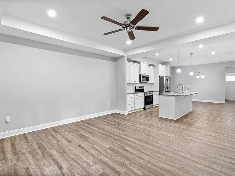 807 Thrush Dr — Photo 22