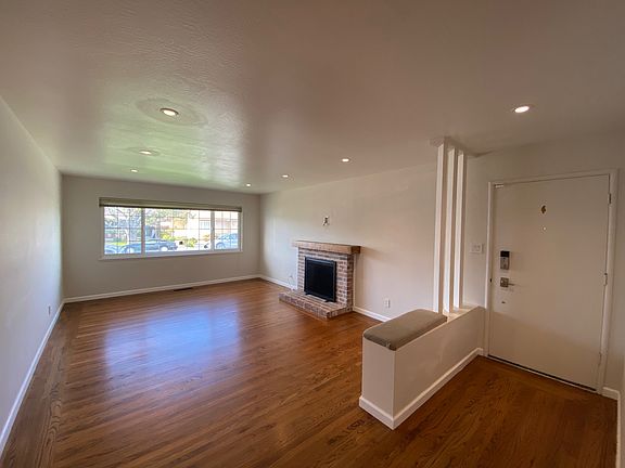 4th image of 1874 Bandoni Ave