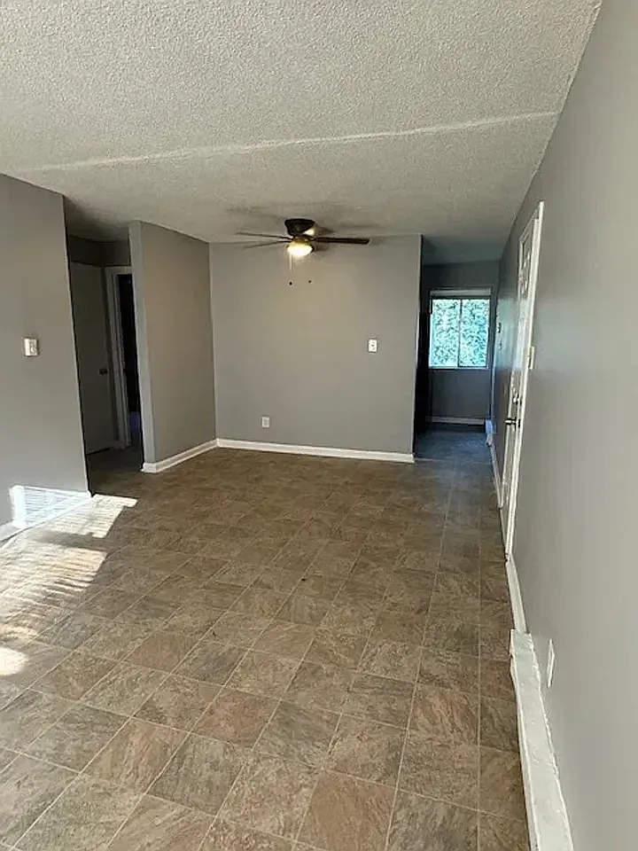2 bed, 800 sqft, $1,250 — Photo 2