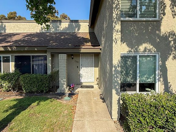 2nd image of 5207 Marigot Pl
