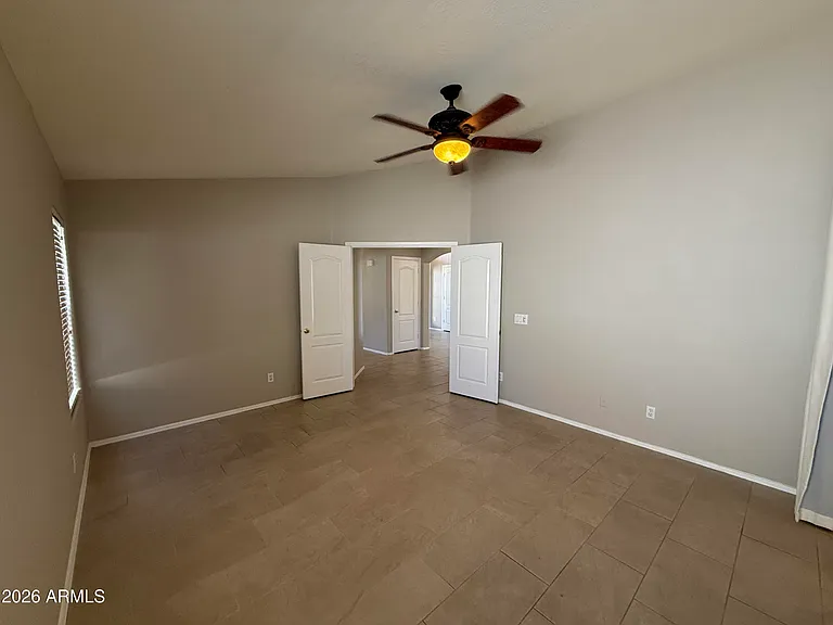 1644 E Oakland St — Photo 25