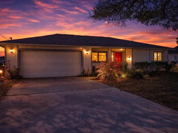 4 Coral Reef Ct S, Palm Coast, FL 32137