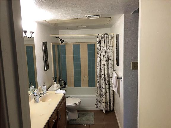 3rd image of 4463 Chapman St