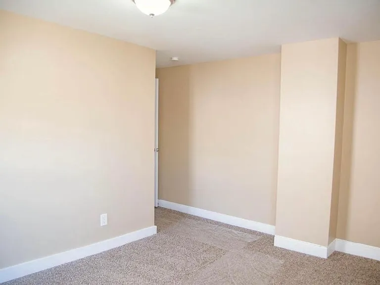 211 Herman Ave — Photo 26
