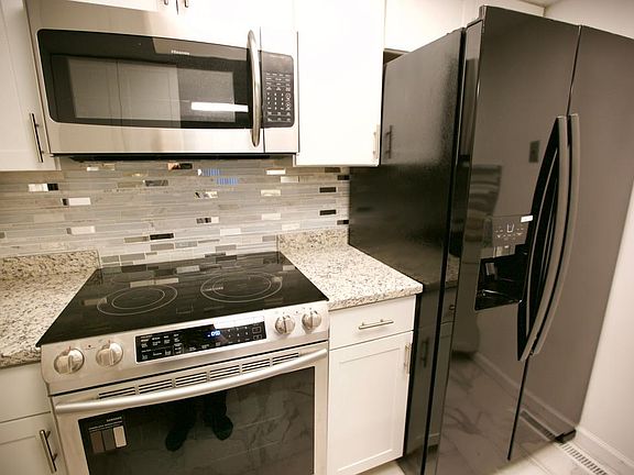4th image of 184 Brandywine Dr APT C