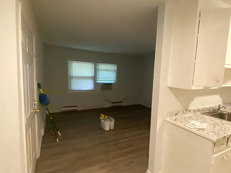 W.R. Cropper Apartments — Photo 9