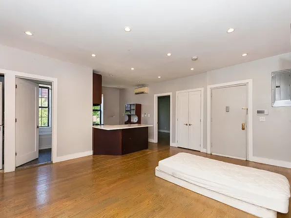 2501 Tilden Avenue image 1 of 7