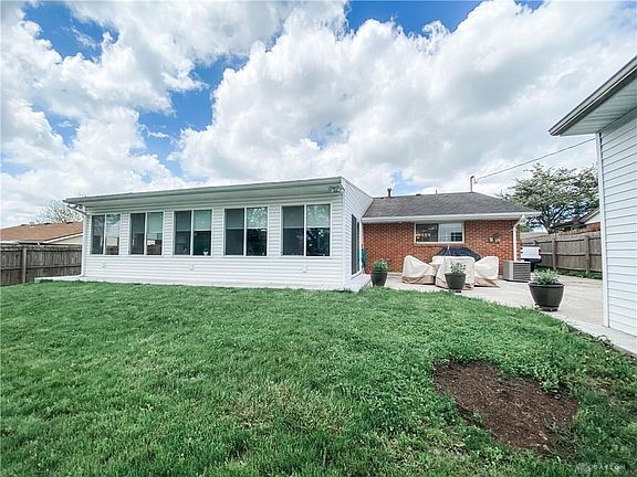 4th image of 7360 Charnwood Dr