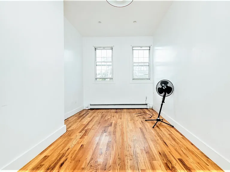 896 Madison St #3 — Photo 6