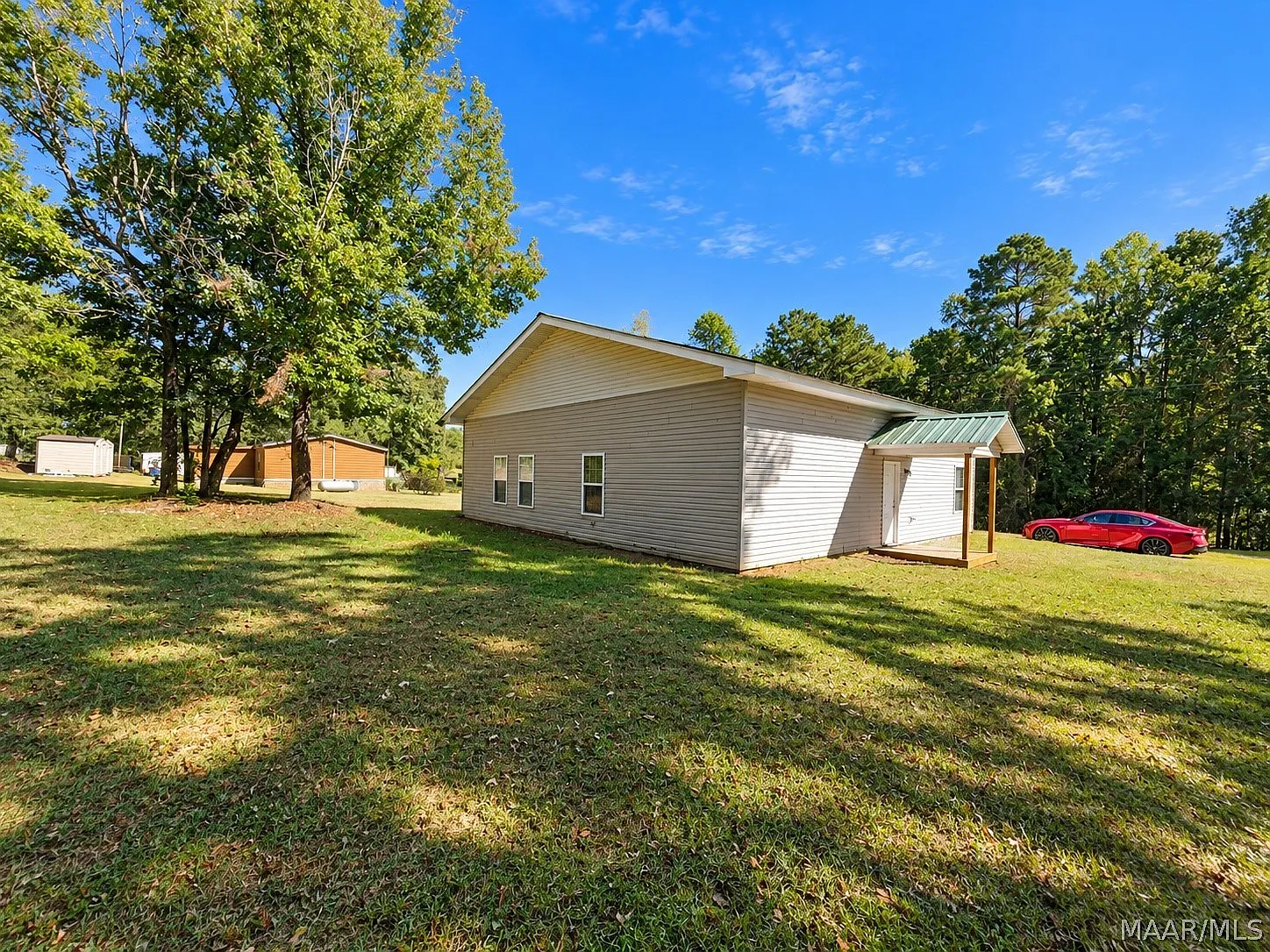 3 bed, 2.0 bath, 1600 sqft, $1,500 — Photo 2