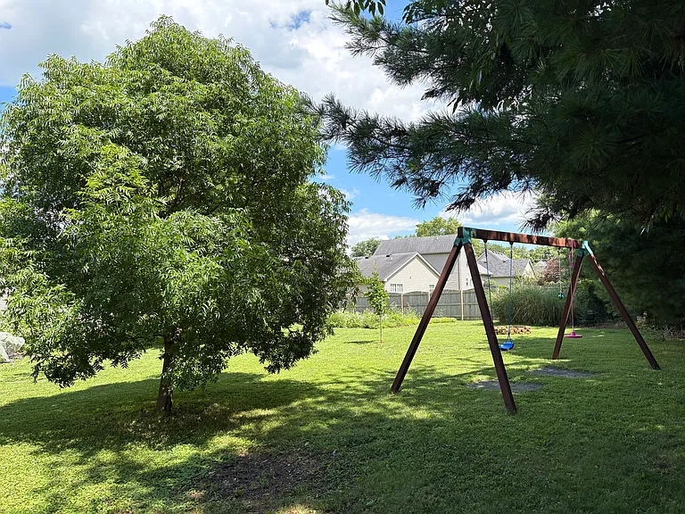 125 Grisham Dr — Photo 55