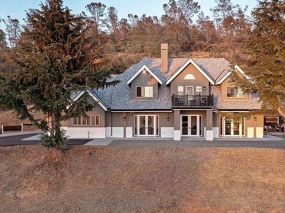 3rd image of 2352 Sanford Ct