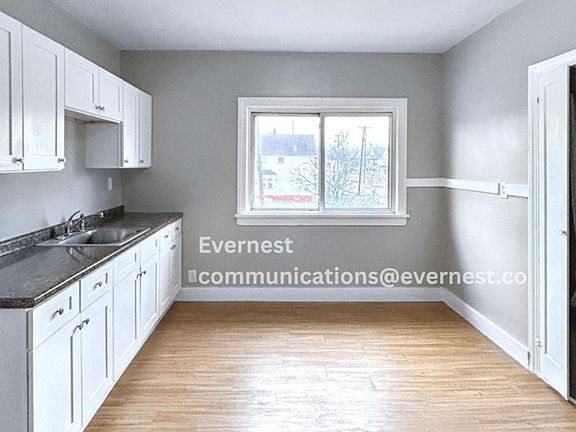 5th image of 11917 Forest Ave #2