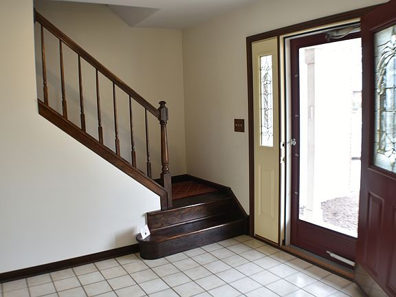 3rd image of 4925 Tarrington Dr