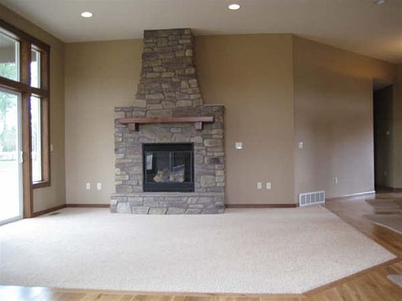 4th image of 4221 E Moody Ln