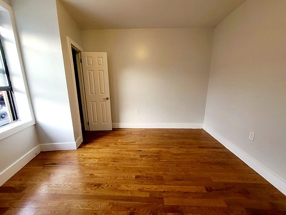 5th image of 1386 Clay Ave #31
