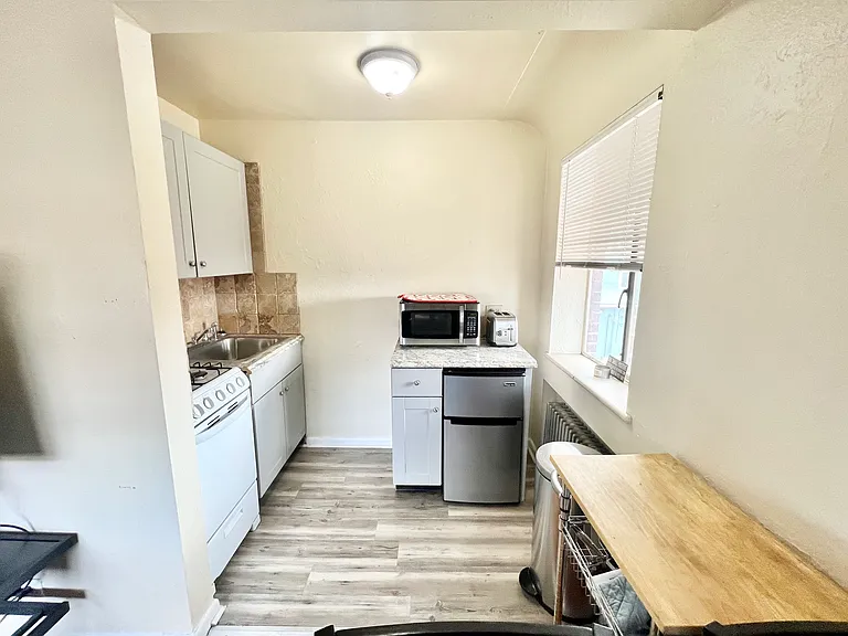 Hillside Apartments — Photo 50