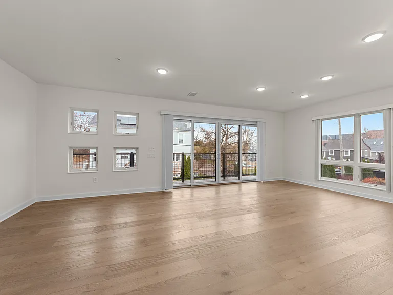 462 W Stadium Blvd #1 — Photo 38