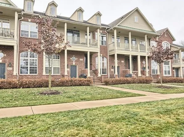 466 Old Pine Way #1, Walled Lake, MI 48390