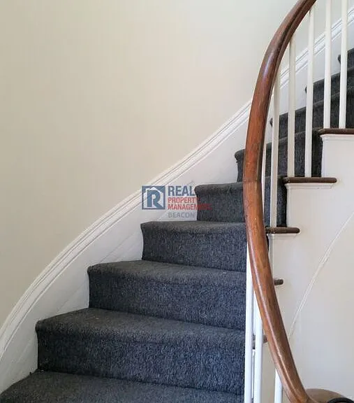 14B Elm St W — Photo 3