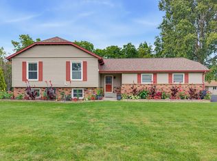 5538 Sandy Ln, Racine, WI 53406