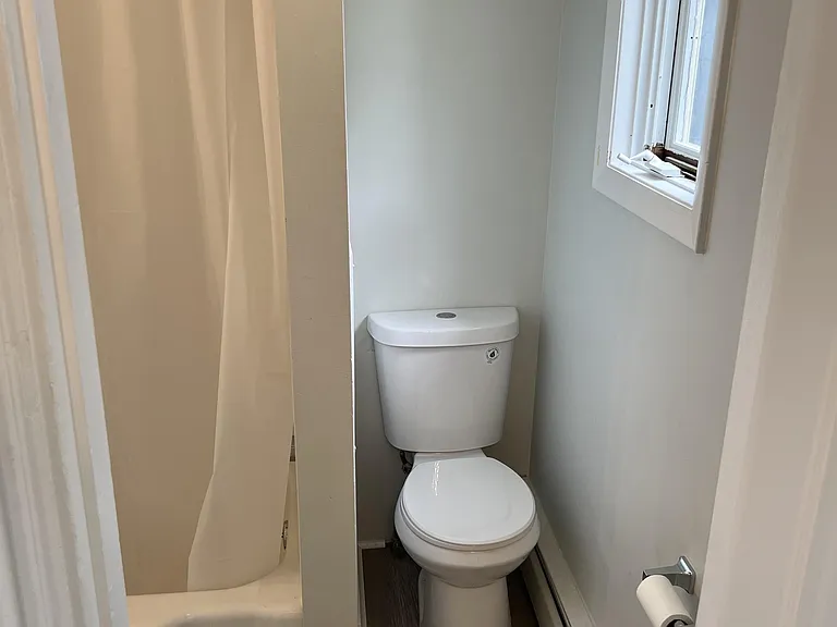 71 Pleasant St #4 — Photo 6
