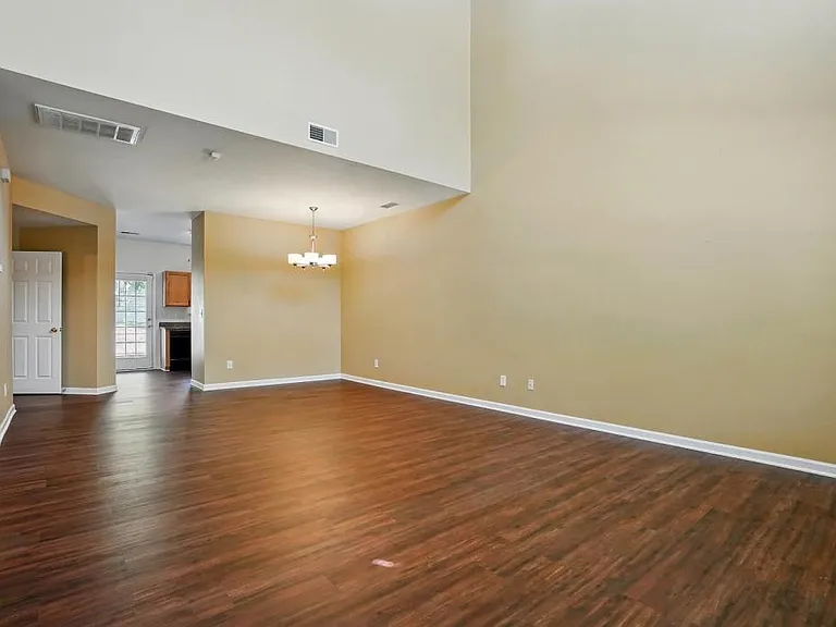 7420 Abigail Glen Dr — Photo 33