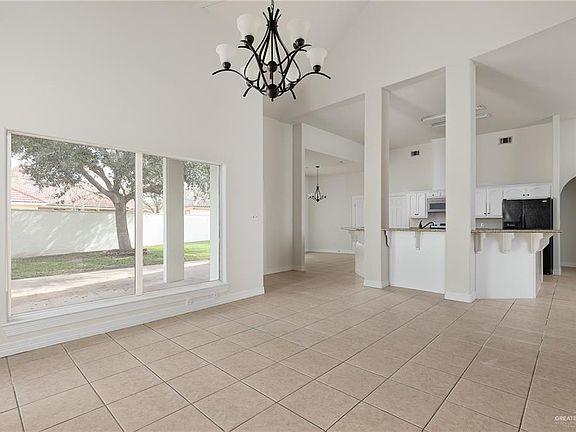 3rd image of 1808 Ector Dr