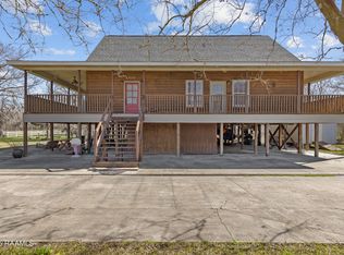 303 Saint Clair Rd, Breaux Bridge, LA 70517