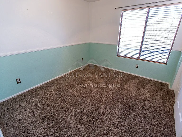 4323 E Ivanhoe St — Photo 35