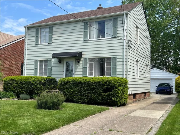 2119 Warren Rd, Lakewood, OH 44107