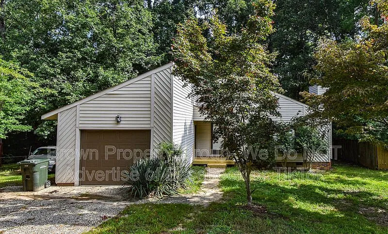 3 bed, 2.0 bath, 1328 sqft, $1,495 — Photo 2