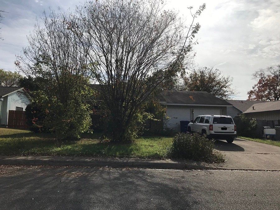 1st image of 9454 Lands Point St