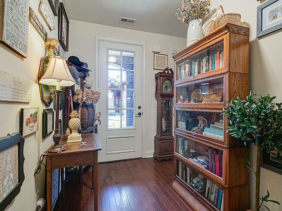 5th image of 420 Irvine Ln