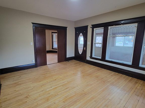 3rd image of 429 Brodhead St