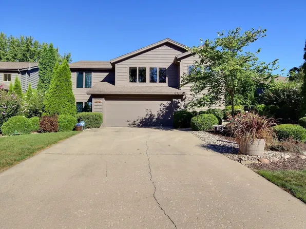 6716 W Canal Pointe Ln, Fort Wayne, IN 46804