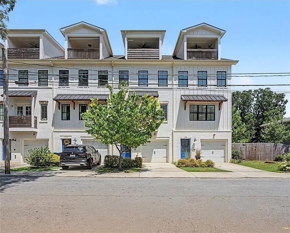 3 bed, 5.0 bath, 1476 sqft, $3,200 — Photo 1