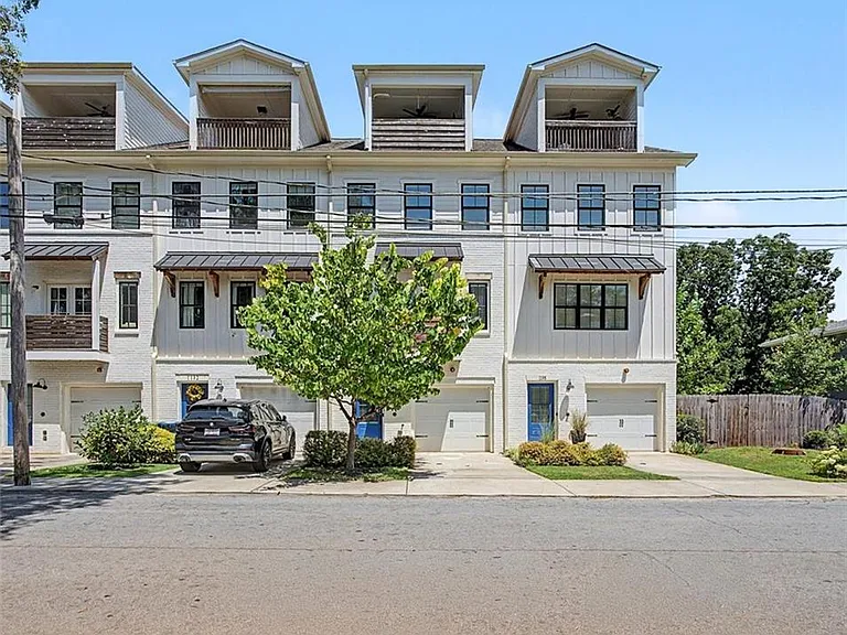 1196 Wylie St SE — Photo 1