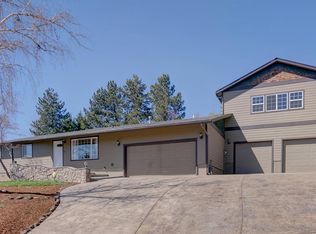 1559 Angelcrest Dr, Medford, OR