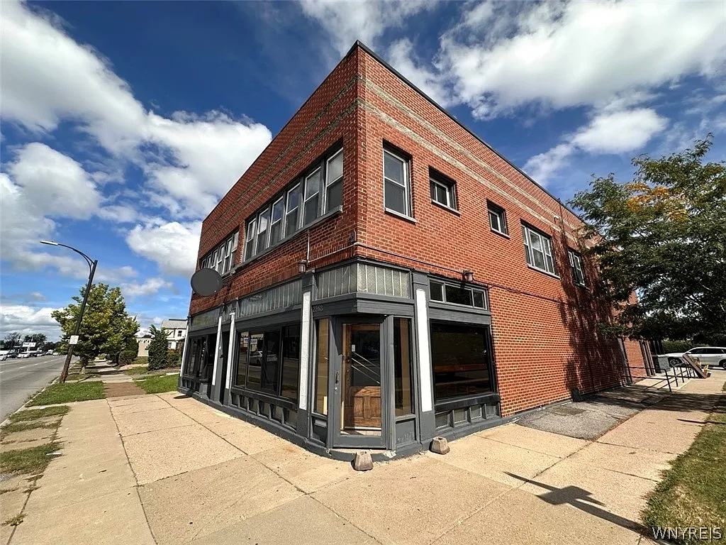 2 bed, 1.0 bath, 1130 sqft, $1,450 — Photo 1