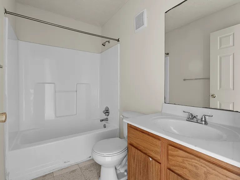 10405 Hillpark Dr — Photo 9