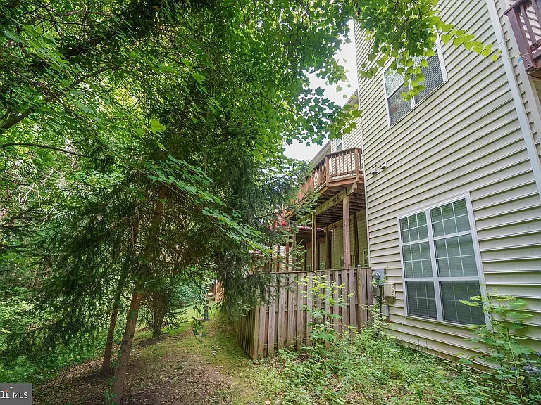 4459 Monmouth St — Photo 23