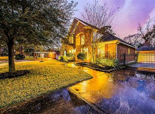 9321 Spring Branch Dr, Houston, TX 77080