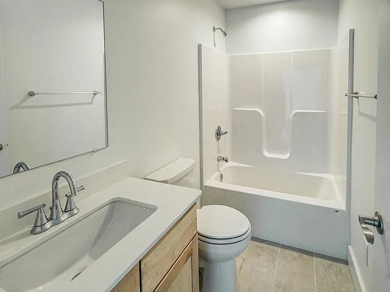 Riverside Village Apartments — Photo 86