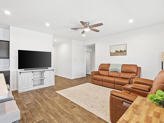 2nd image of 5110 Dove Hill Ln