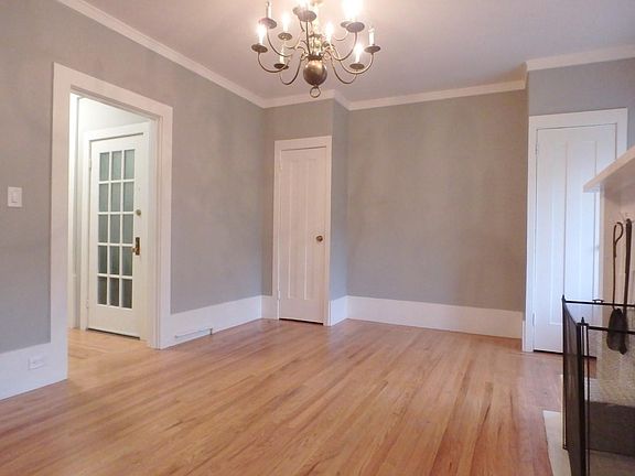 2nd image of 1039 Broadway